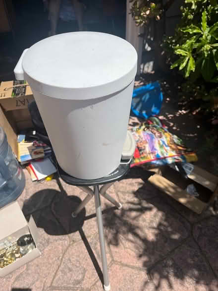 Photo of free small trash can (Prospect and DeAnza) #1