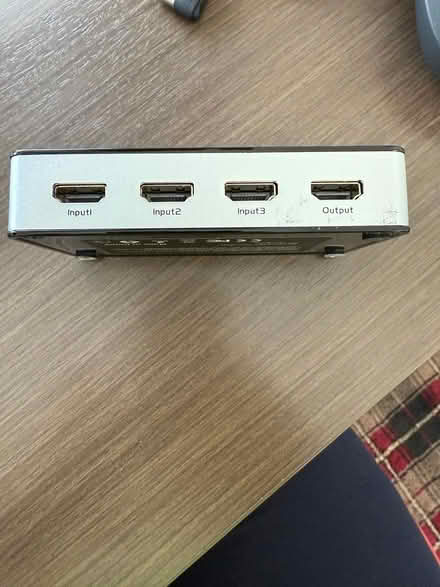 Photo of free HDMI Splitter with remote control (Berkeley) #3