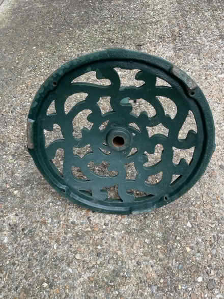 Photo of free Traditional Style Parasol Base (Rochester) #4