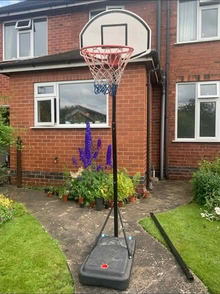 Photo of free Baketball Hoop and Frame (DE7) #1