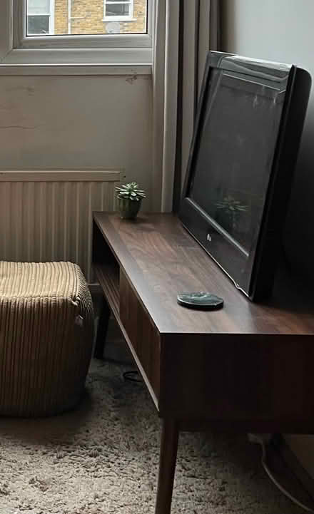 Photo of free LG 32” Flat Screen TV (No Stand) (Stoke Newington N16) #1