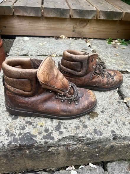 Photo of free Leather walking boots women’s size 5 (Muswell Hill N10) #3