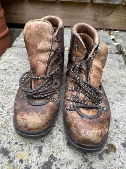 Photo of free Leather walking boots women’s size 5 (Muswell Hill N10) #1