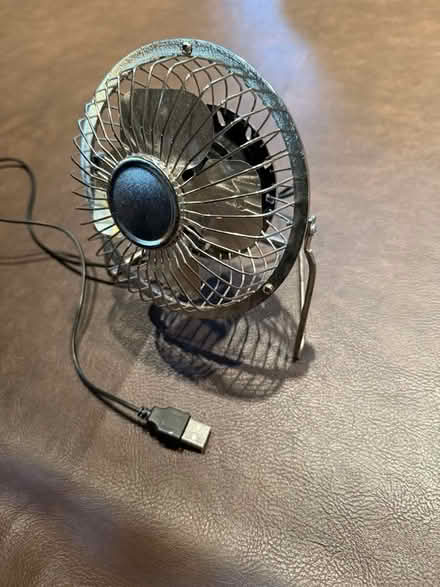 Photo of free USB desk fan (Woburn - four corners) #1