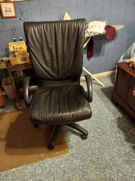 Photo of free office chair (lynnhaven/princess anne rd) #2