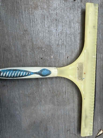 Photo of free Draper window cleaning tool (Se114sp) #2
