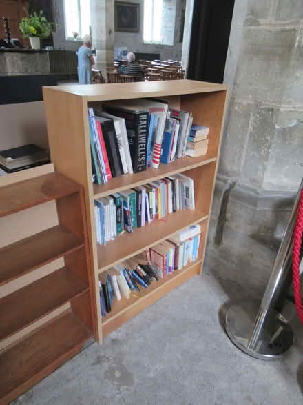Photo of free Bookcase - pine-effect MDF (Marston HR6) #1