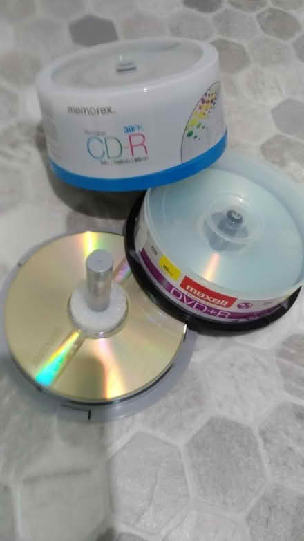 Photo of free CD-R & DVD-R Disks & Cases (Toronto, East York) #1