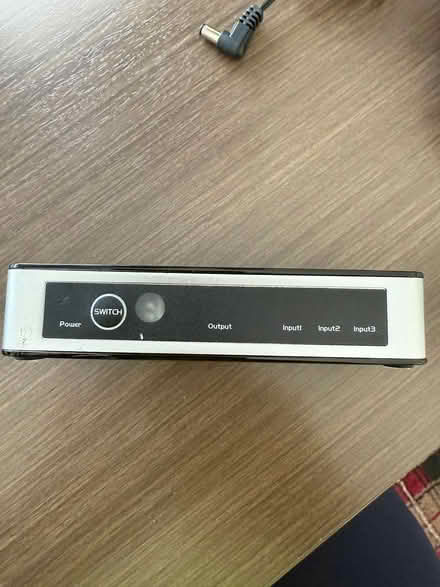 Photo of free HDMI Splitter with remote control (Berkeley) #1