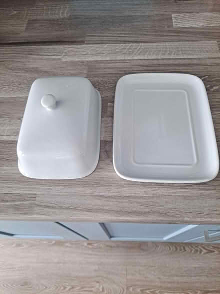 Photo of free Ceramic butter dish with lid (Fareham creek 8 PO16) #2