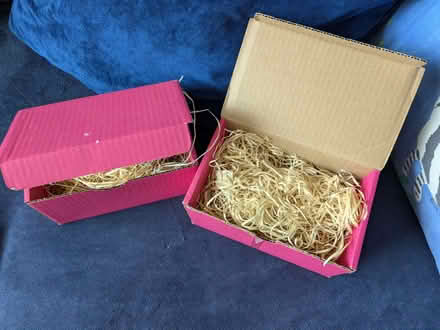 Photo of free 2 useful pink cardboard gift boxes with stuffing (Cam GL11) #1