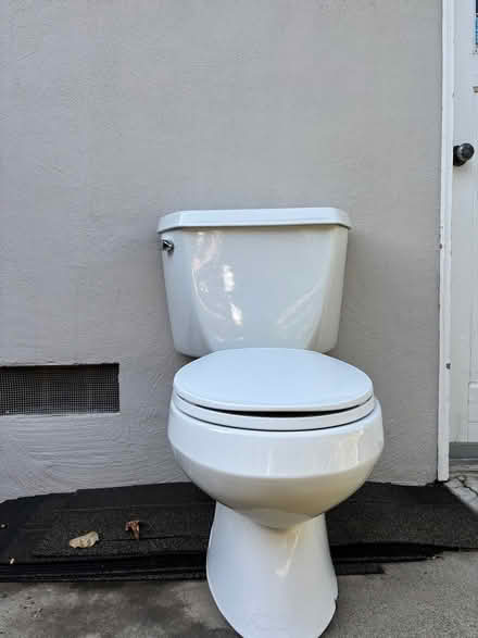 Photo of free Standard toilet commode (94087) #2