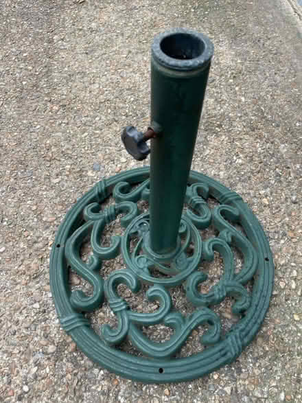 Photo of free Traditional Style Parasol Base (Rochester) #2