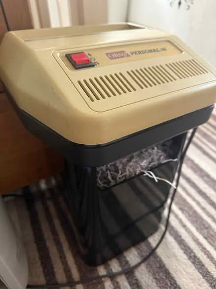 Photo of free Large shredder (DE24) #1
