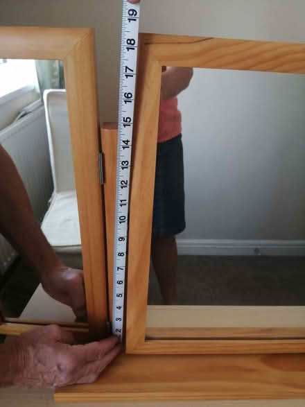 Photo of free Dressing table mirror, 3 part, folding (Holbrook DE56) #4