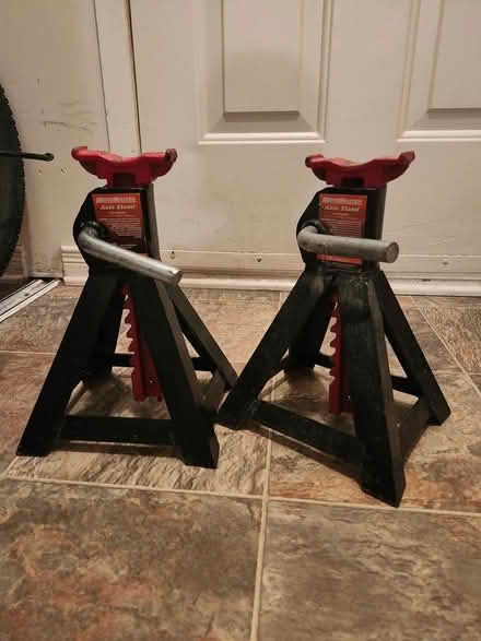 Photo of free Axle stands (Glen cairn) #1