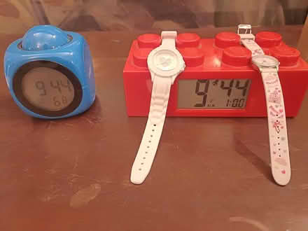 Photo of free Kids 2 clocks and 2 watches (EH3 Canonmills) #1