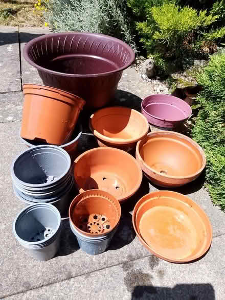 Photo of free Assorted flower pots (Walderslade ME5) #1
