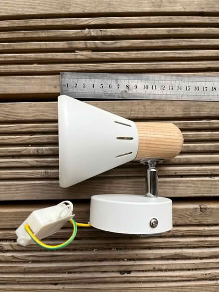 Photo of free Unused brand new wall/ceiling light (St James’s Square, Bath) #4