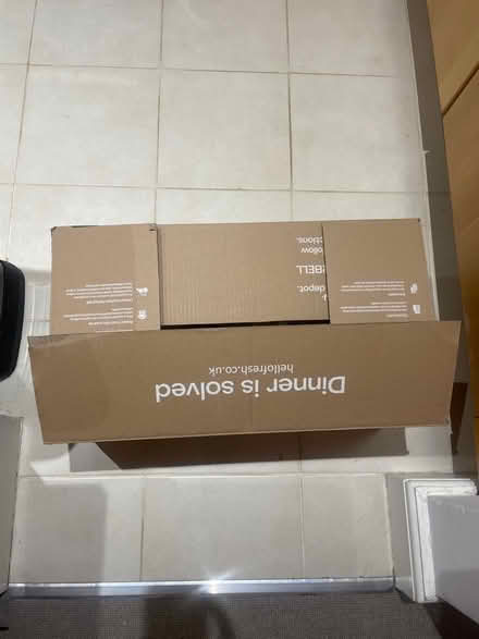 Photo of free Empty Hello Fresh Box (SW11) #2