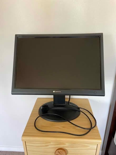 Photo of free Gateway Monitor (Ashtead KT21 near Epsom) #1