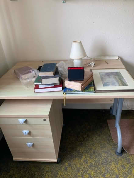 Photo of free Desk (Hale Altrincham WA15) #1