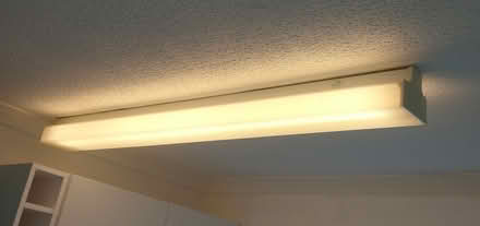 Photo of free Fluorescent Batten Light (Cambridge CB3) #1