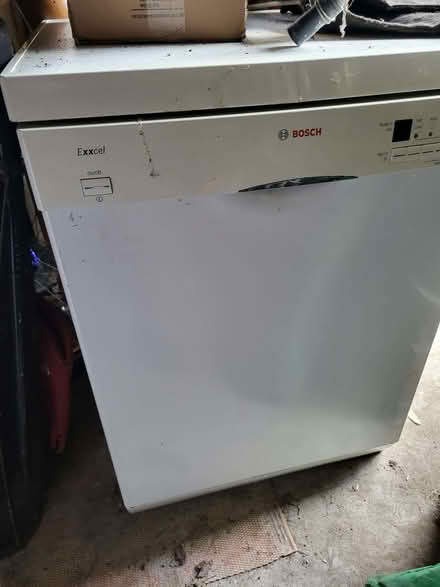 Photo of free Bosch Dishwasher, old but working (Hoddesdon EN11) #2