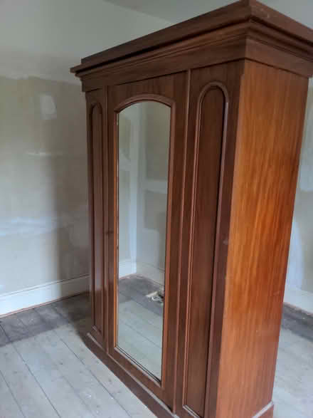 Photo of free Large mirrored wardrobe (Pitlochry, PH16) #1