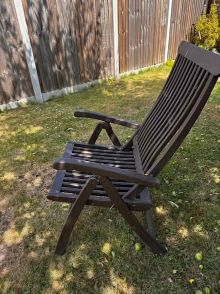 Photo of free 4 wooden outdoor chair folded (Staines) #1