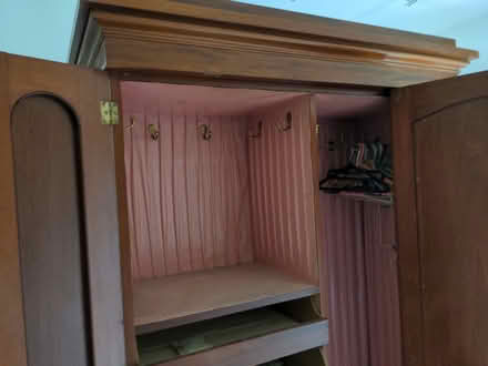 Photo of free Large mirrored wardrobe (Pitlochry, PH16) #4