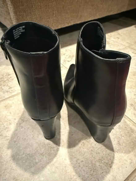 Photo of free Women’s 9m boots (Fairfield Area) #4