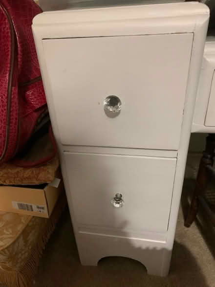Photo of free White dressing table (Wallington) #2