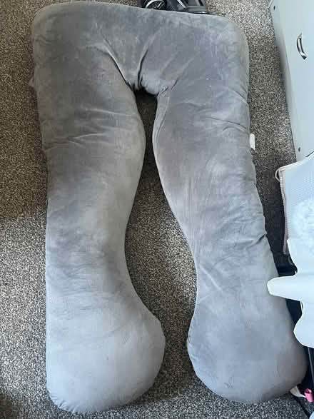 Photo of free Pregnancy pillow (DA1) #1