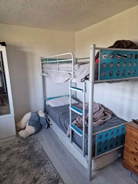 Photo of free double bunk and king size bed (LU5, Houghton Regis) #2