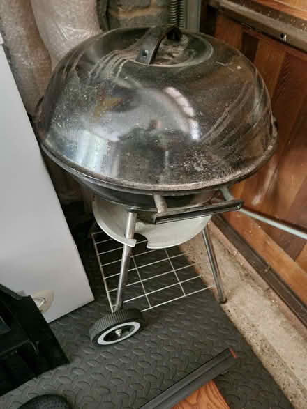 Photo of free Small BBQ (Weybridge - Oatlands KT13) #1