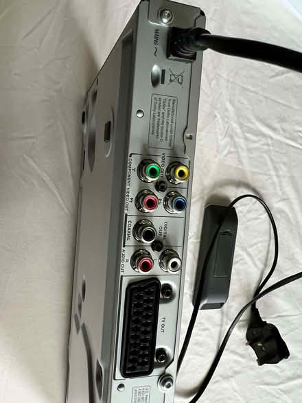 Photo of free Basic working Philips DVD player (Guiseley LS20) #2