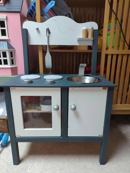 Photo of free Kids kitchen (Richmond, TW9) #2