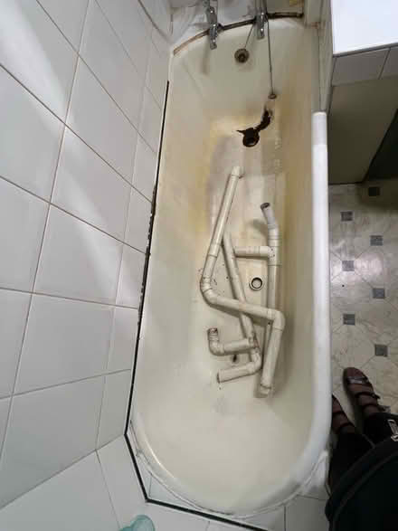 Photo of free 1880s iron bath with feet (Sciennes EH9) #1