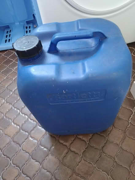 Photo of free 20 litre water container (Woodcote RG8) #1