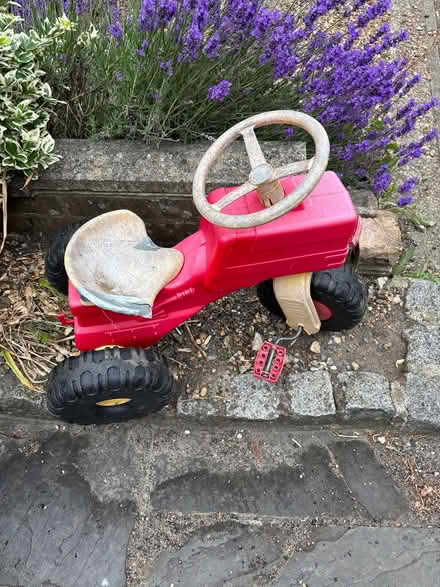 Photo of free Kids Sit on tractor (BR6 Pratts Bottom) #1