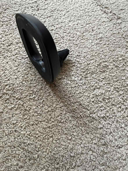 Photo of free Magnetic phone holder (AL5 Harpenden) #1