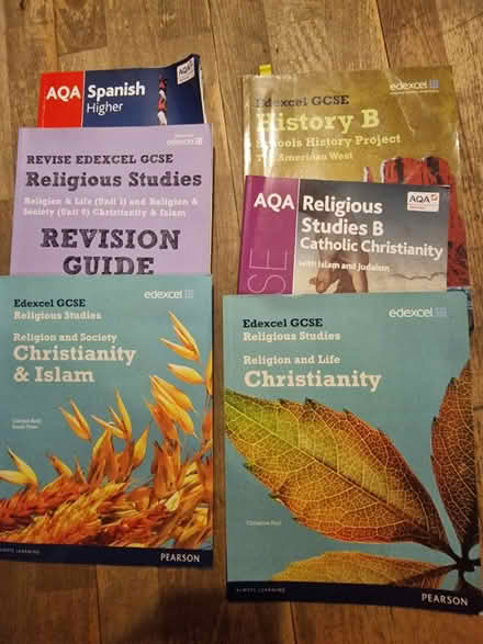 Photo of free GCSEs revision books (Coombe road area BN2 4) #2