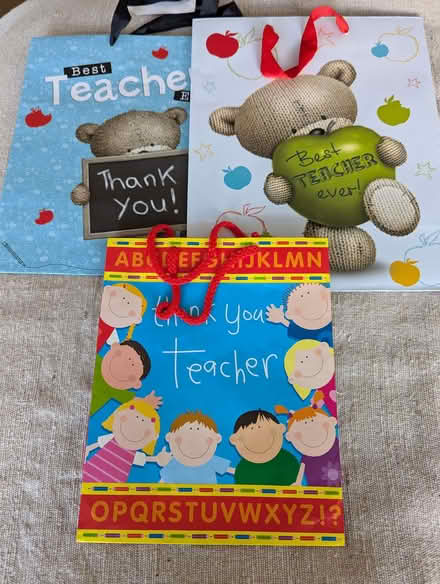 Photo of free 'Thank you teacher' gift bags (Fleetville AL4) #1