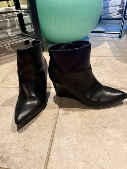 Photo of free Women’s 9m boots (Fairfield Area) #2