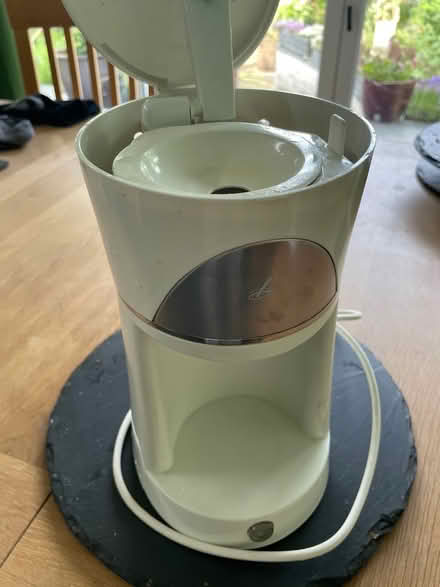 Photo of free Single cup coffee/tea maker (Southborough TN4) #1