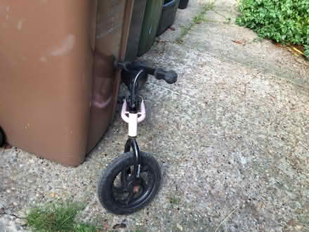 Photo of free Best bike age 4 (Horley RH6) #2