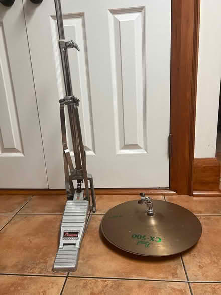 Photo of free Hi-Hat and Kickstand (Dufferin/Rogers) #1