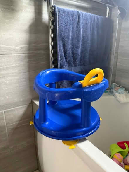 Photo of free Baby bath seat (KT18 7ns) #1