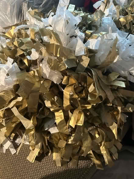 Photo of free Gold and white decor (Meadowvale area) #1